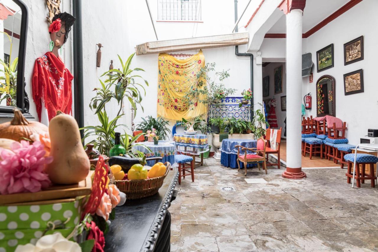 Hostel Patio 19 Малага Экстерьер фото
