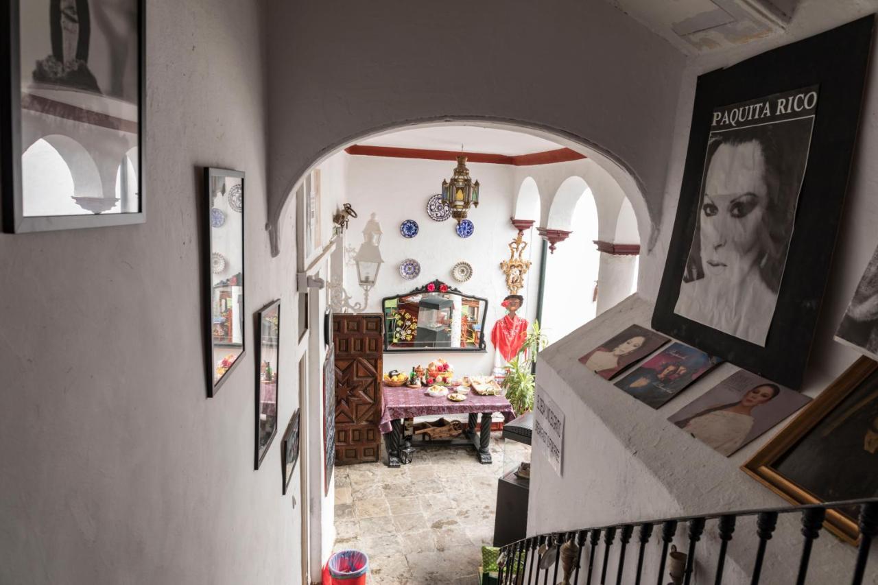 Hostel Patio 19 Малага Экстерьер фото