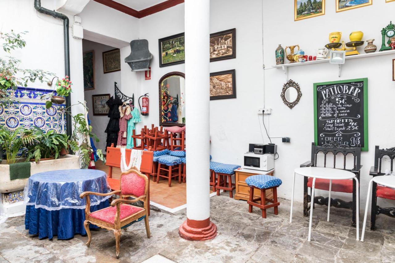 Hostel Patio 19 Малага Экстерьер фото